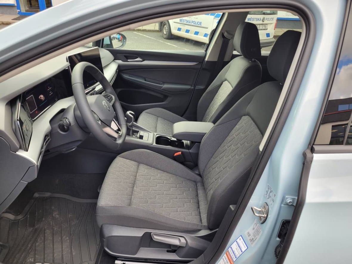 2025 Volkswagen GOLF - 9