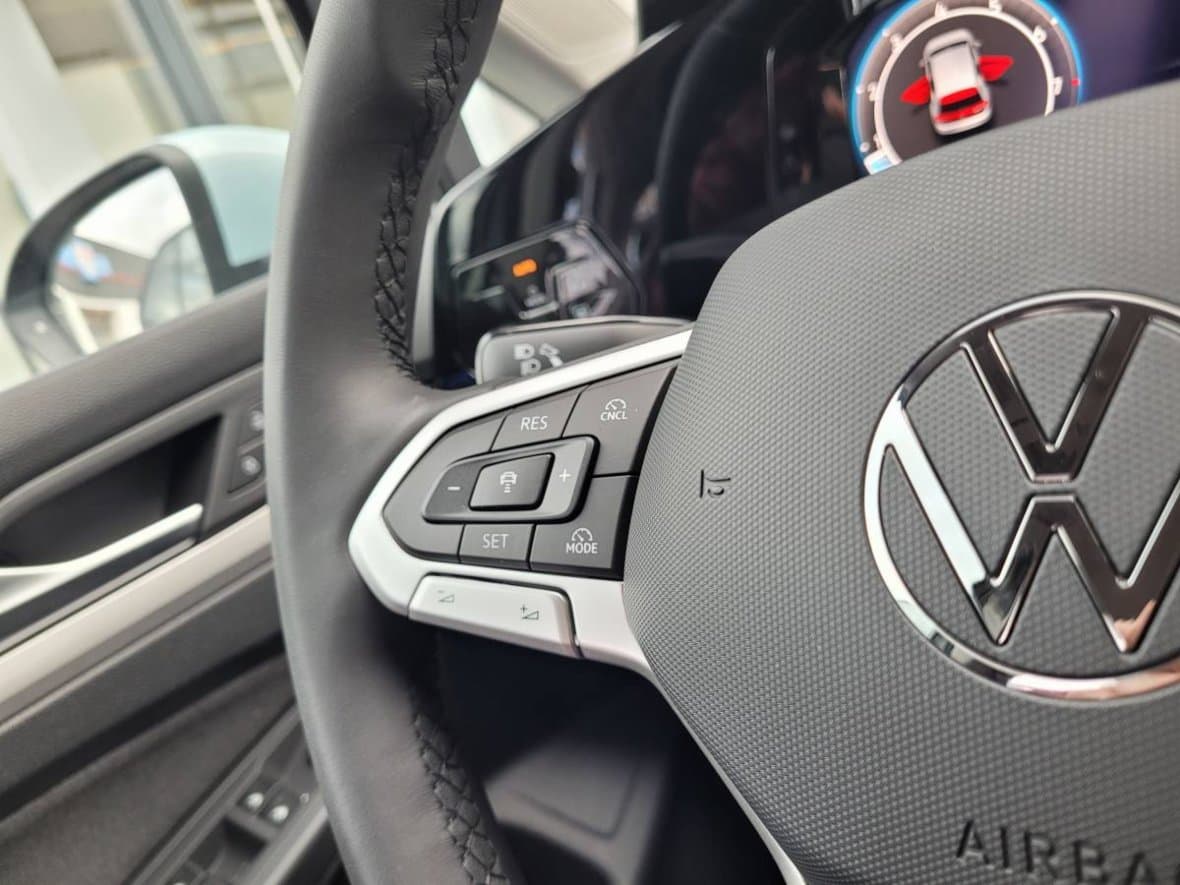 2025 Volkswagen GOLF - 17