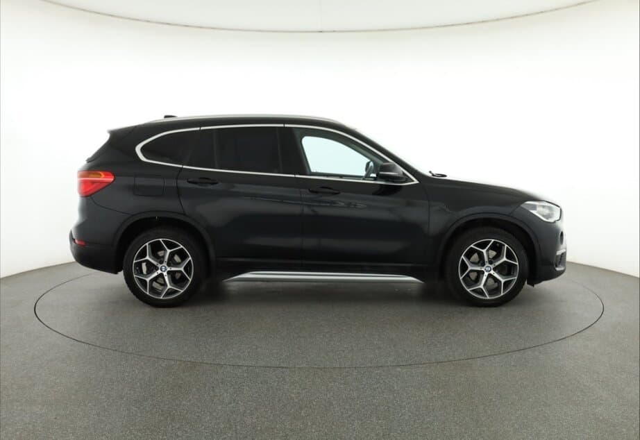 2017 BMW X1 - 8