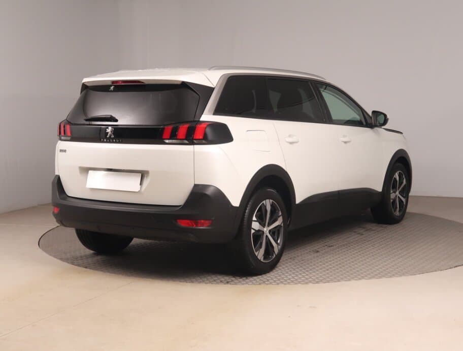 2020 Peugeot 5008 - 7