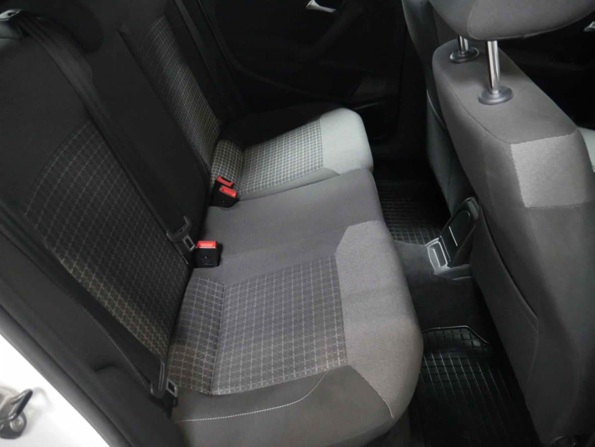 2016 Volkswagen POLO - 11