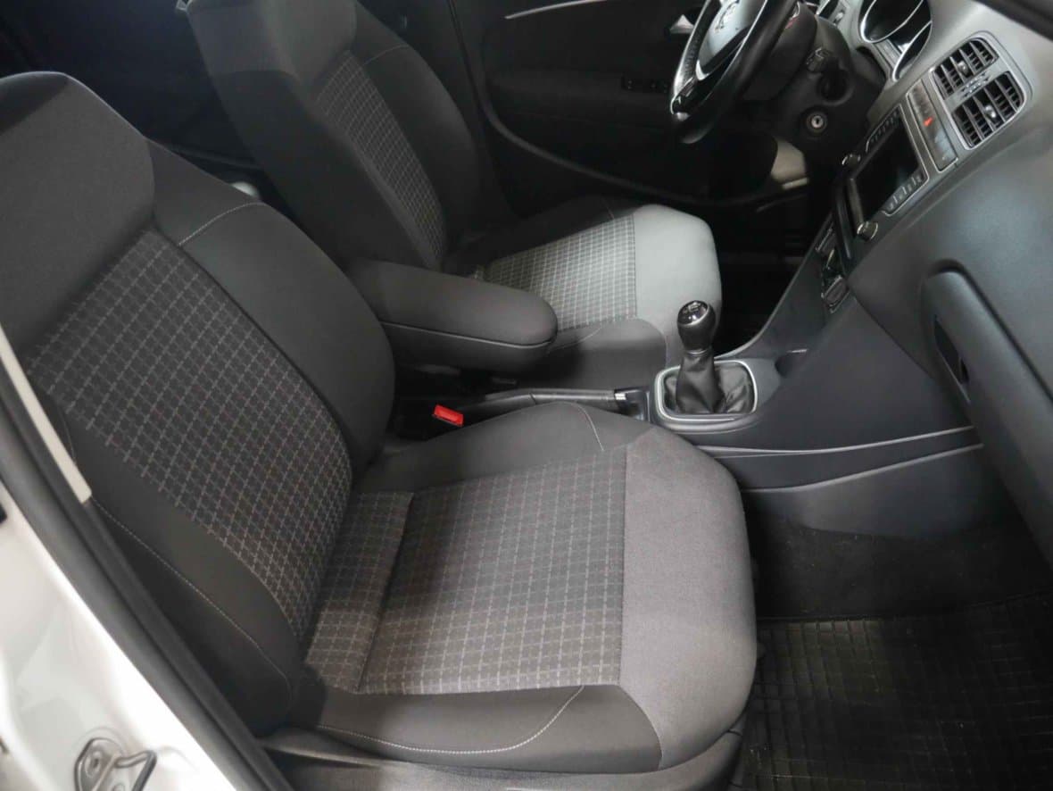 2016 Volkswagen POLO - 12