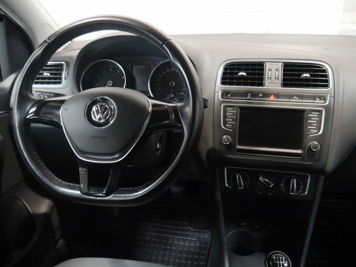 2016 Volkswagen POLO - 13