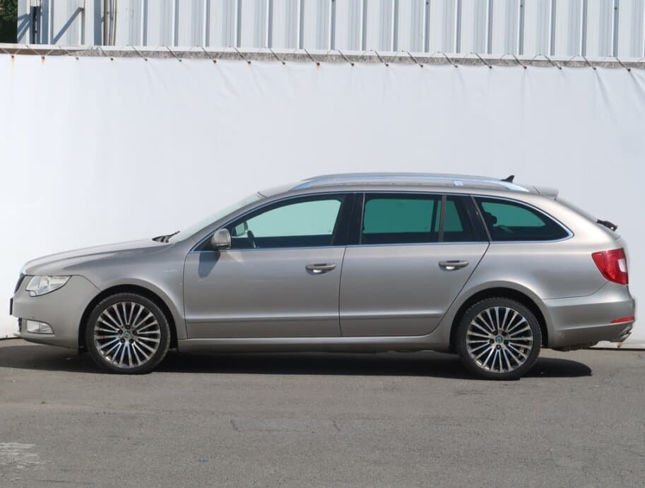 2012 Škoda SUPERB - 4