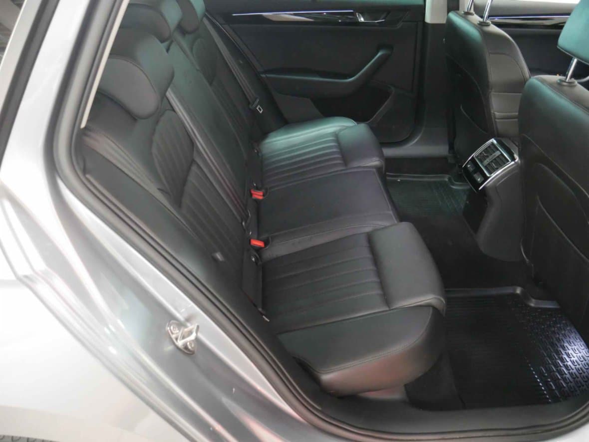 2016 Škoda SUPERB - 11