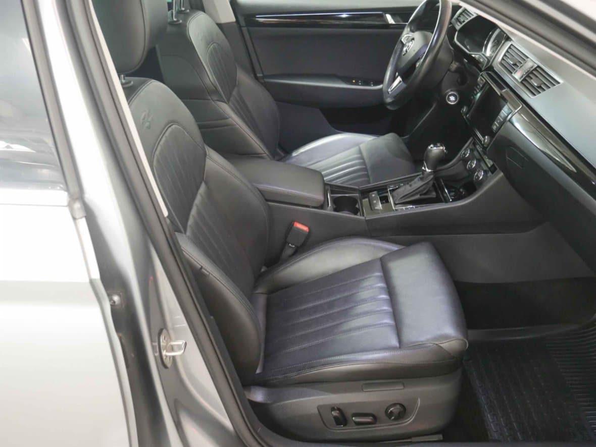 2016 Škoda SUPERB - 12