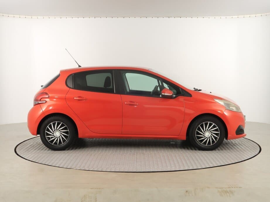 2015 Peugeot 208 - 8