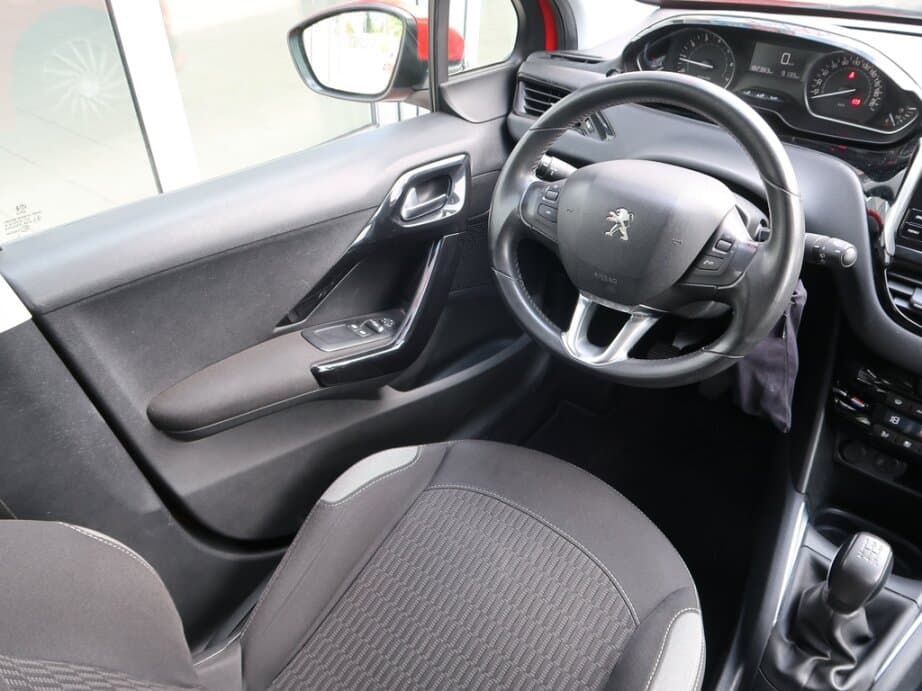 2015 Peugeot 208 - 9
