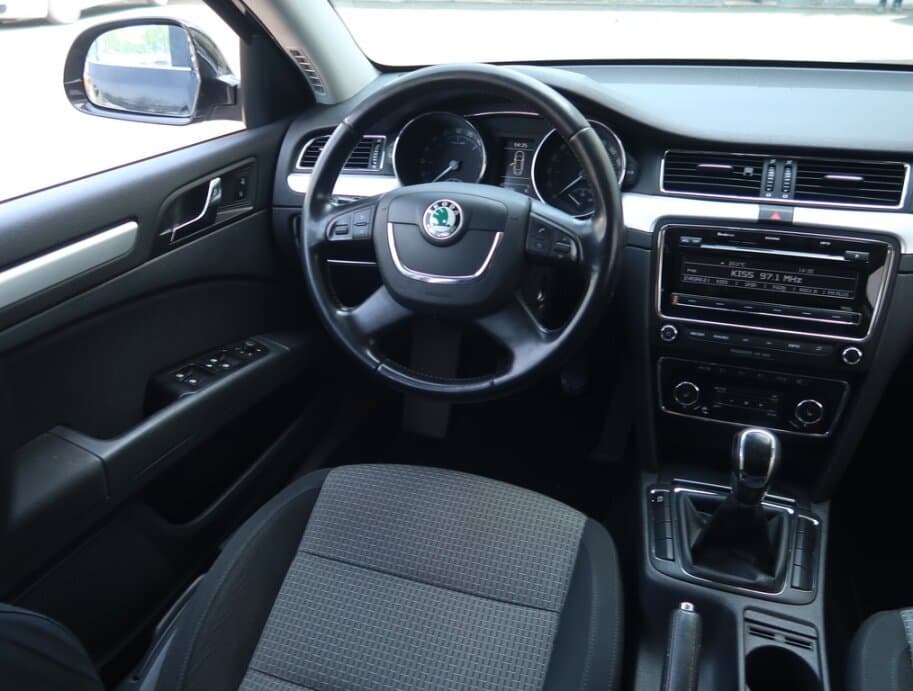 2012 Škoda SUPERB - 17