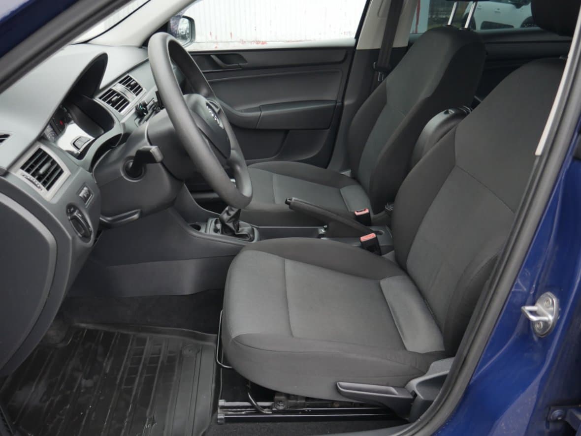 2013 Škoda RAPID - 9
