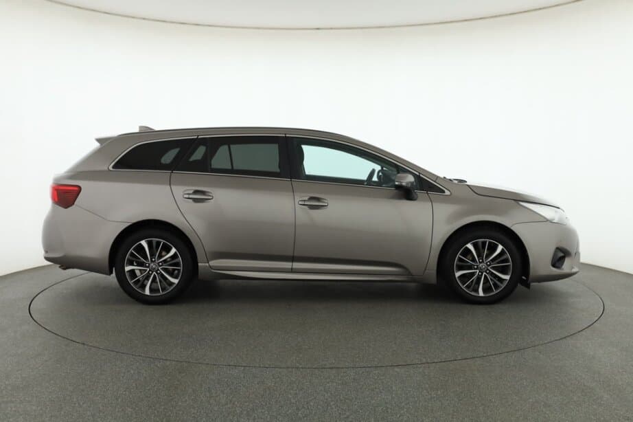 2016 Toyota AVENSIS - 8