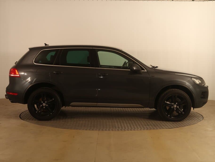 2013 Volkswagen TOUAREG - 8