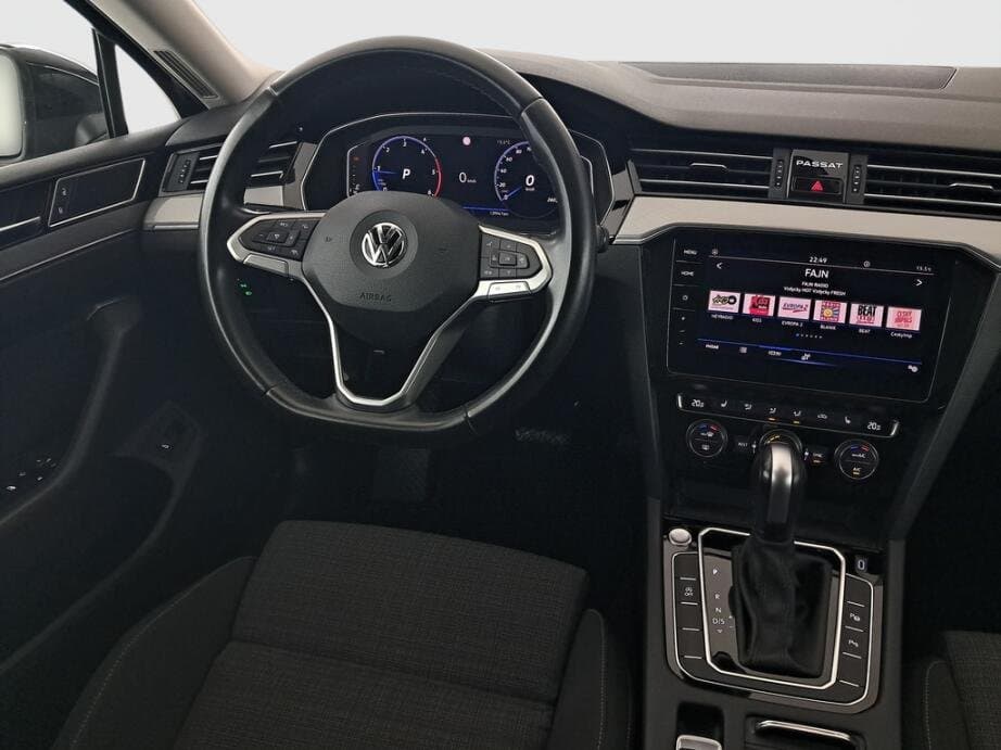 2020 Volkswagen PASSAT - 9