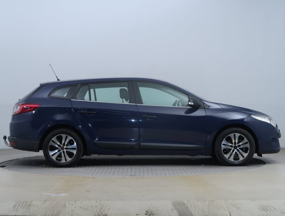 2011 Renault MEGANE - 8