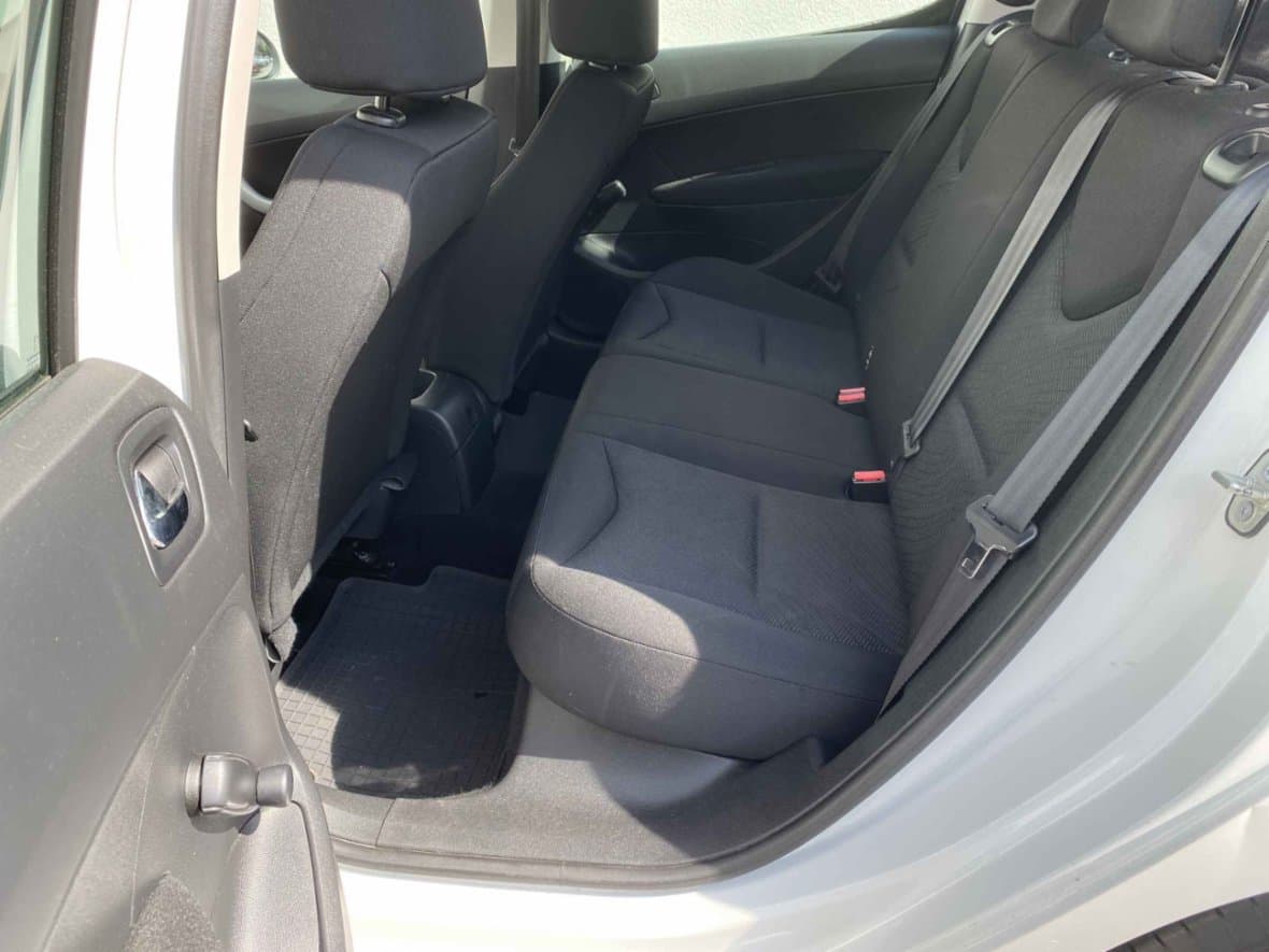 2013 Peugeot 308 - 10