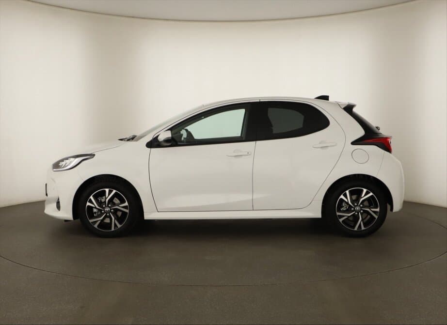 2026 Toyota YARIS - 4