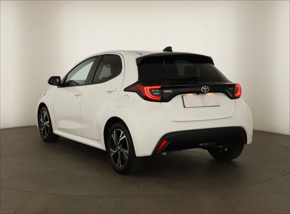 2026 Toyota YARIS - 5