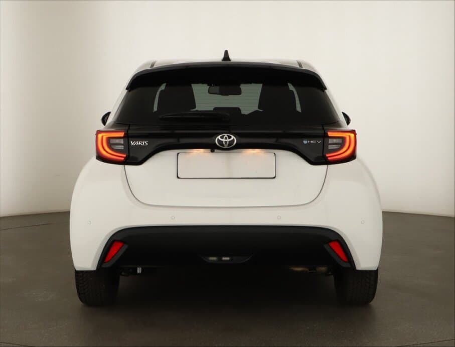 2026 Toyota YARIS - 6