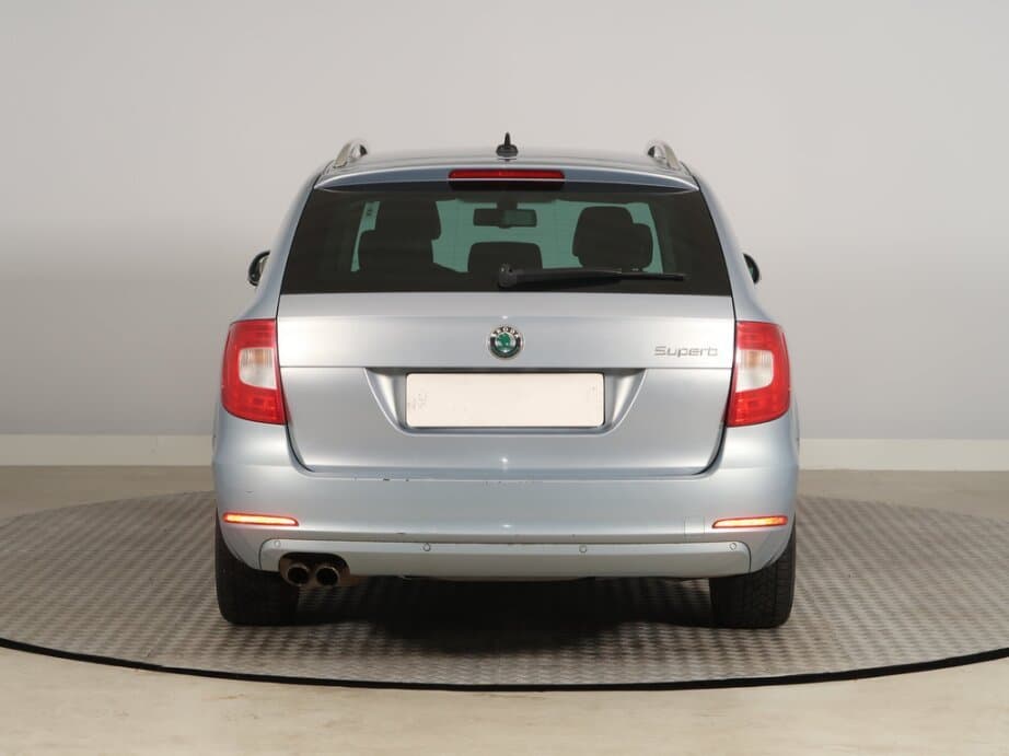 2011 Škoda SUPERB - 6