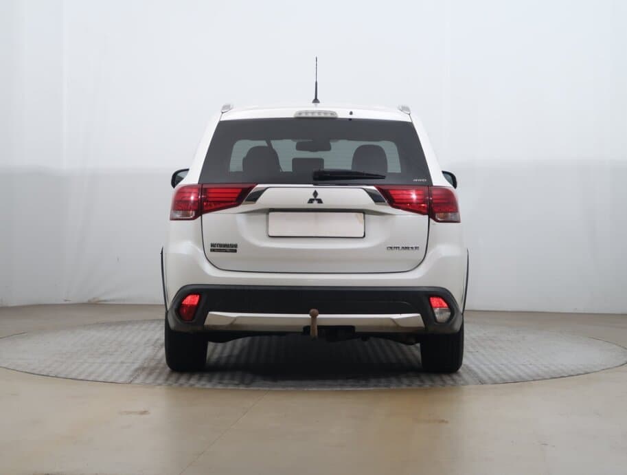 2016 Mitsubishi OUTLANDER - 6