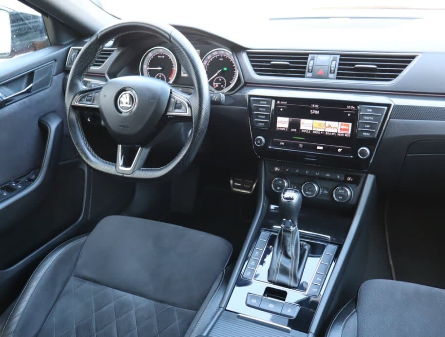 2017 Škoda SUPERB - 9
