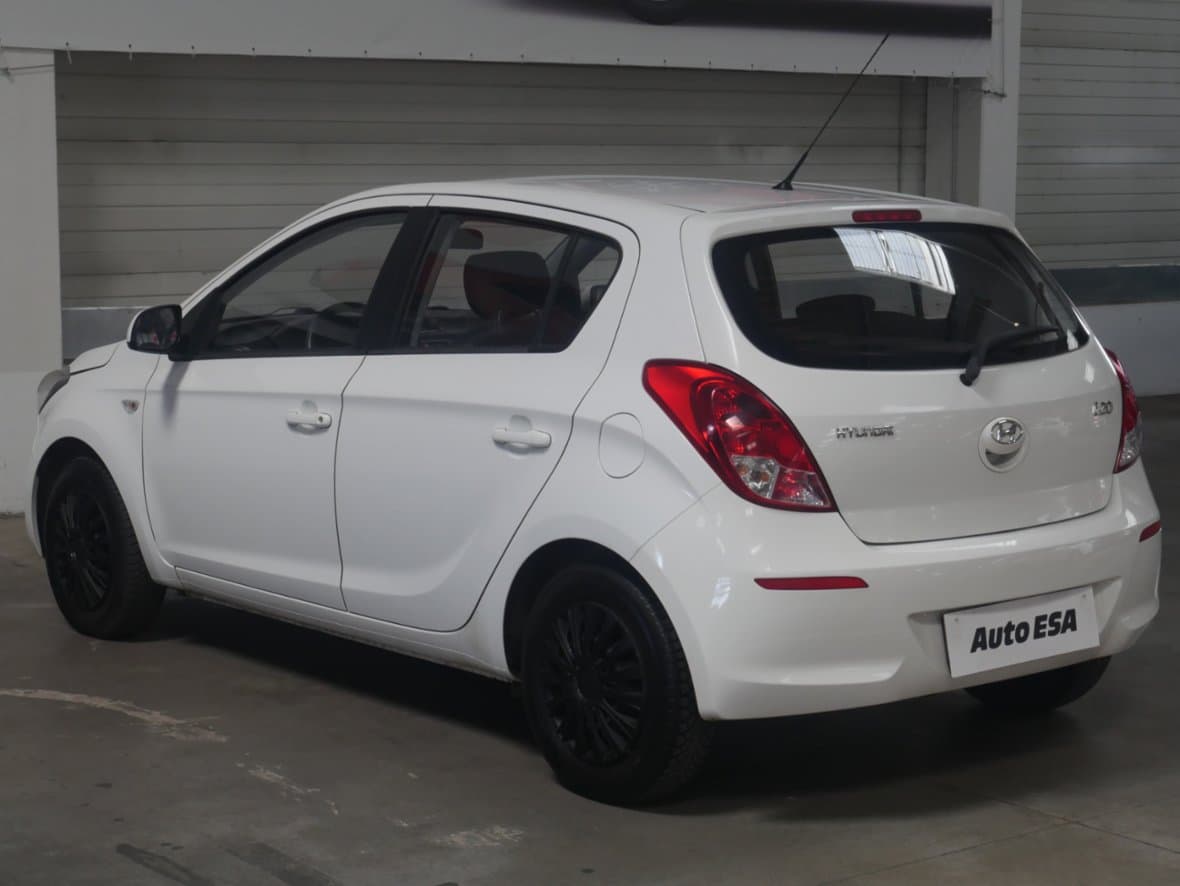 2012 Hyundai i20 - 7