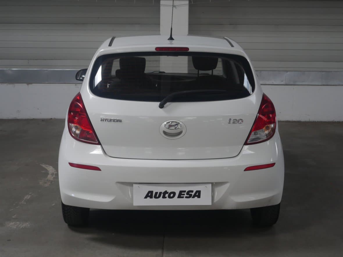 2012 Hyundai i20 - 9