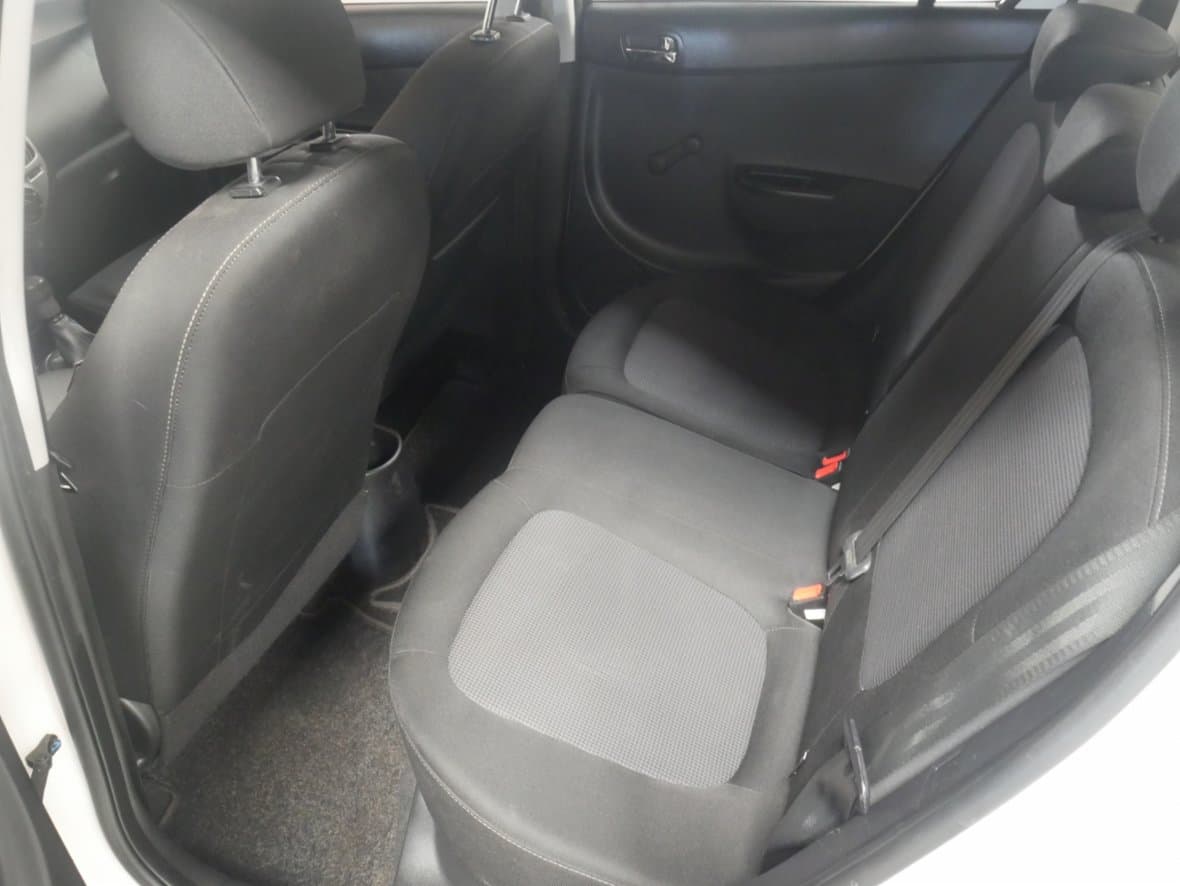 2012 Hyundai i20 - 19