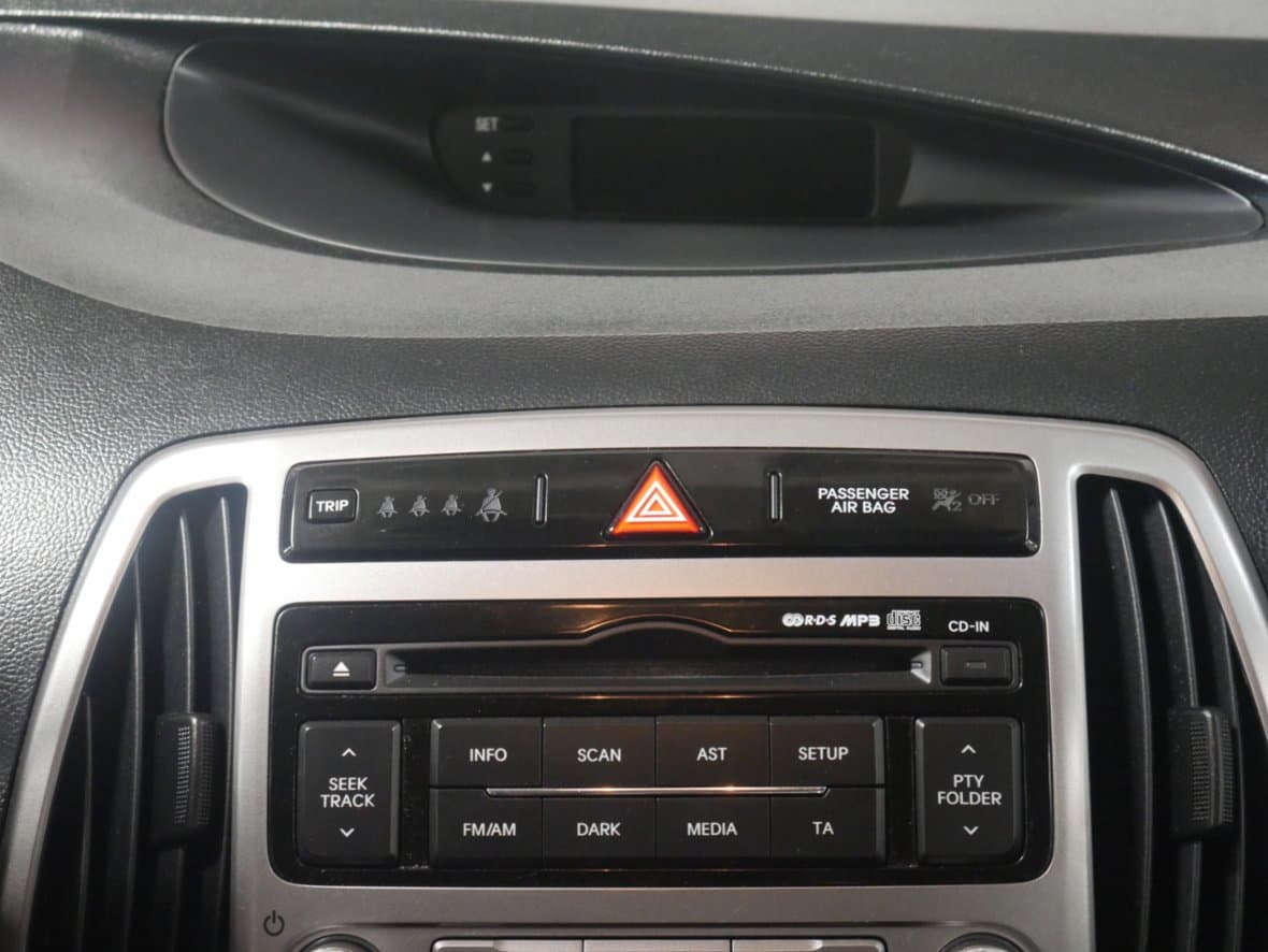 2012 Hyundai i20 - 29