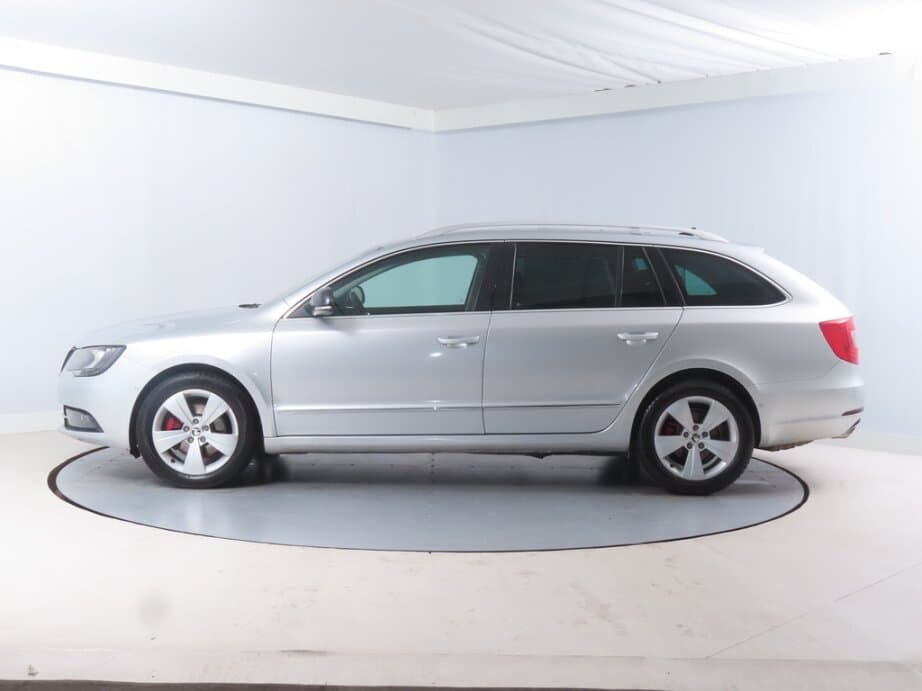 2013 Škoda SUPERB - 4