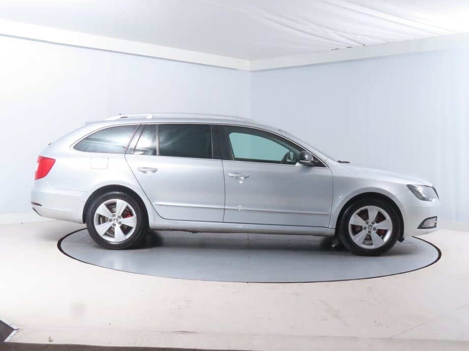 2013 Škoda SUPERB - 8