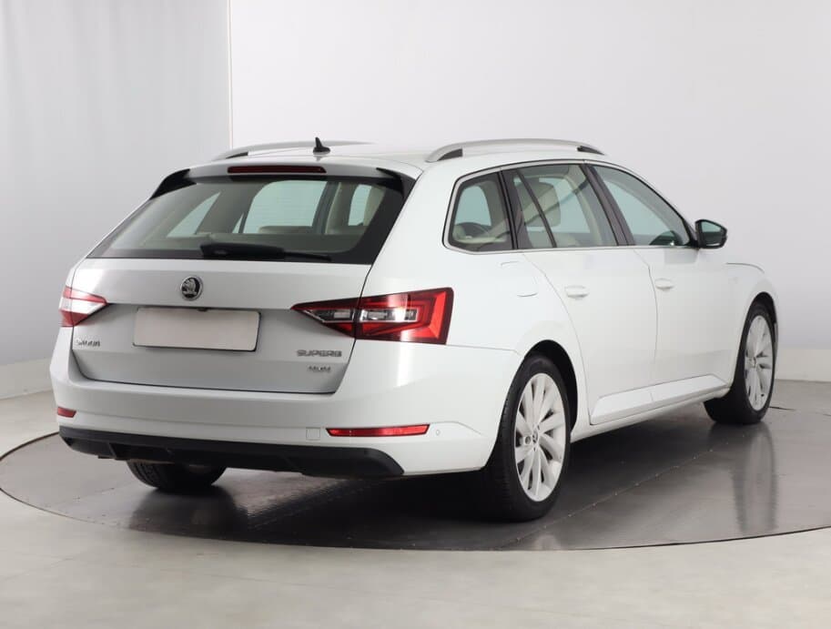 2016 Škoda SUPERB - 7
