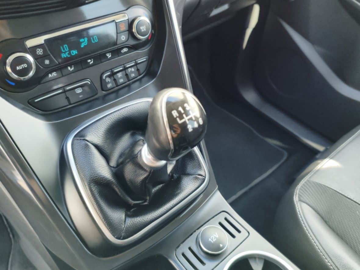 2015 Ford KUGA - 19