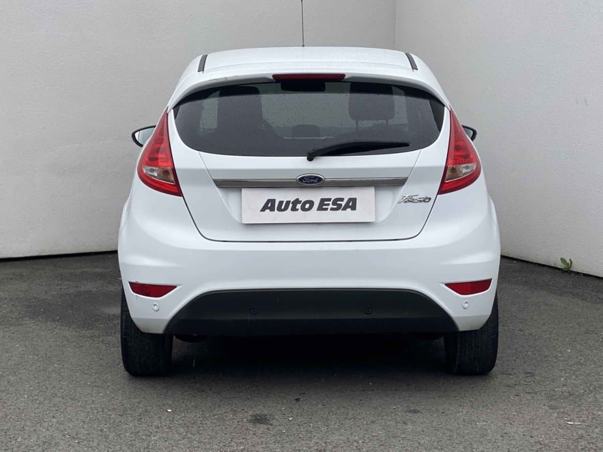 2011 Ford FIESTA - 9