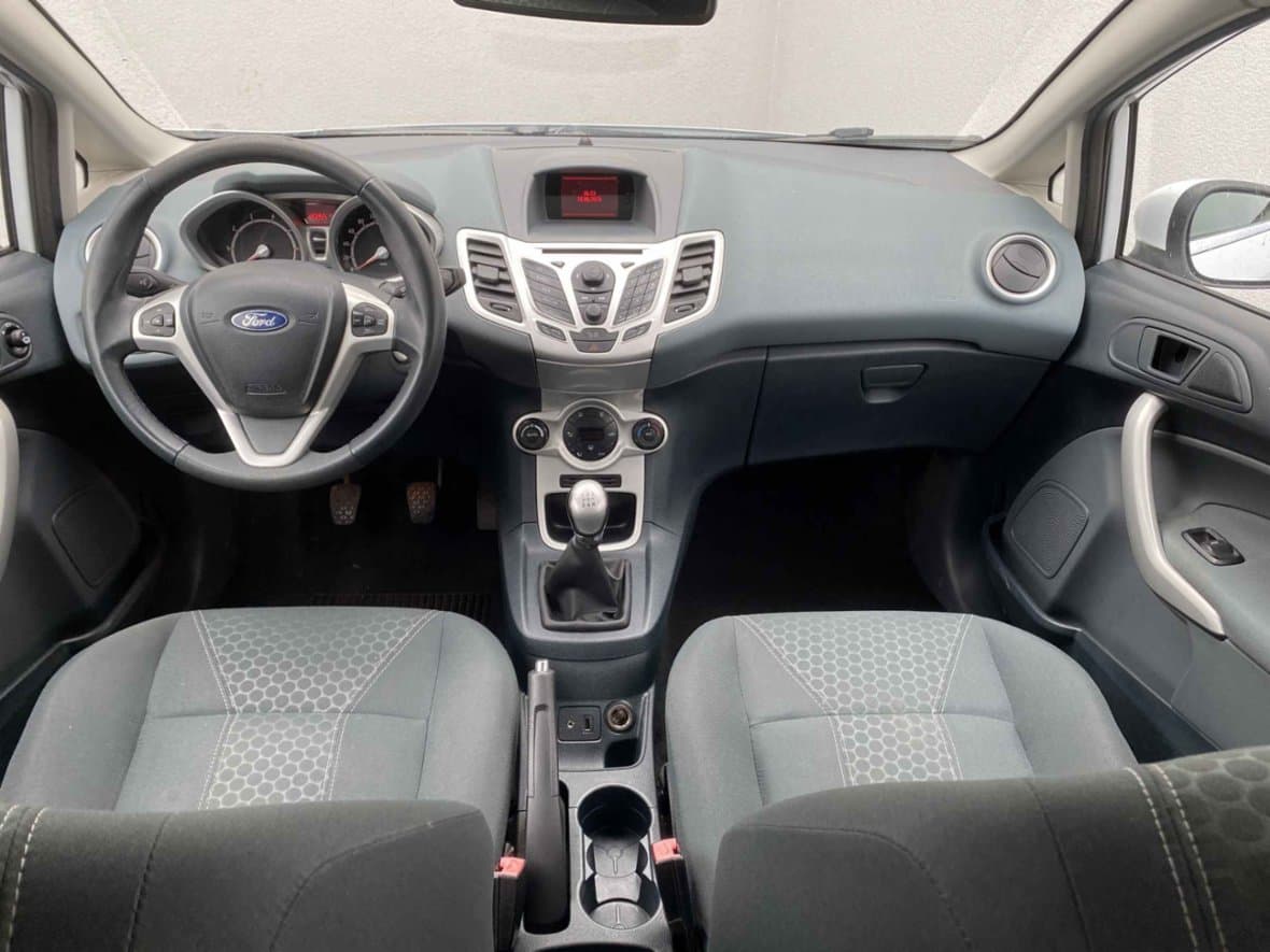 2011 Ford FIESTA - 15