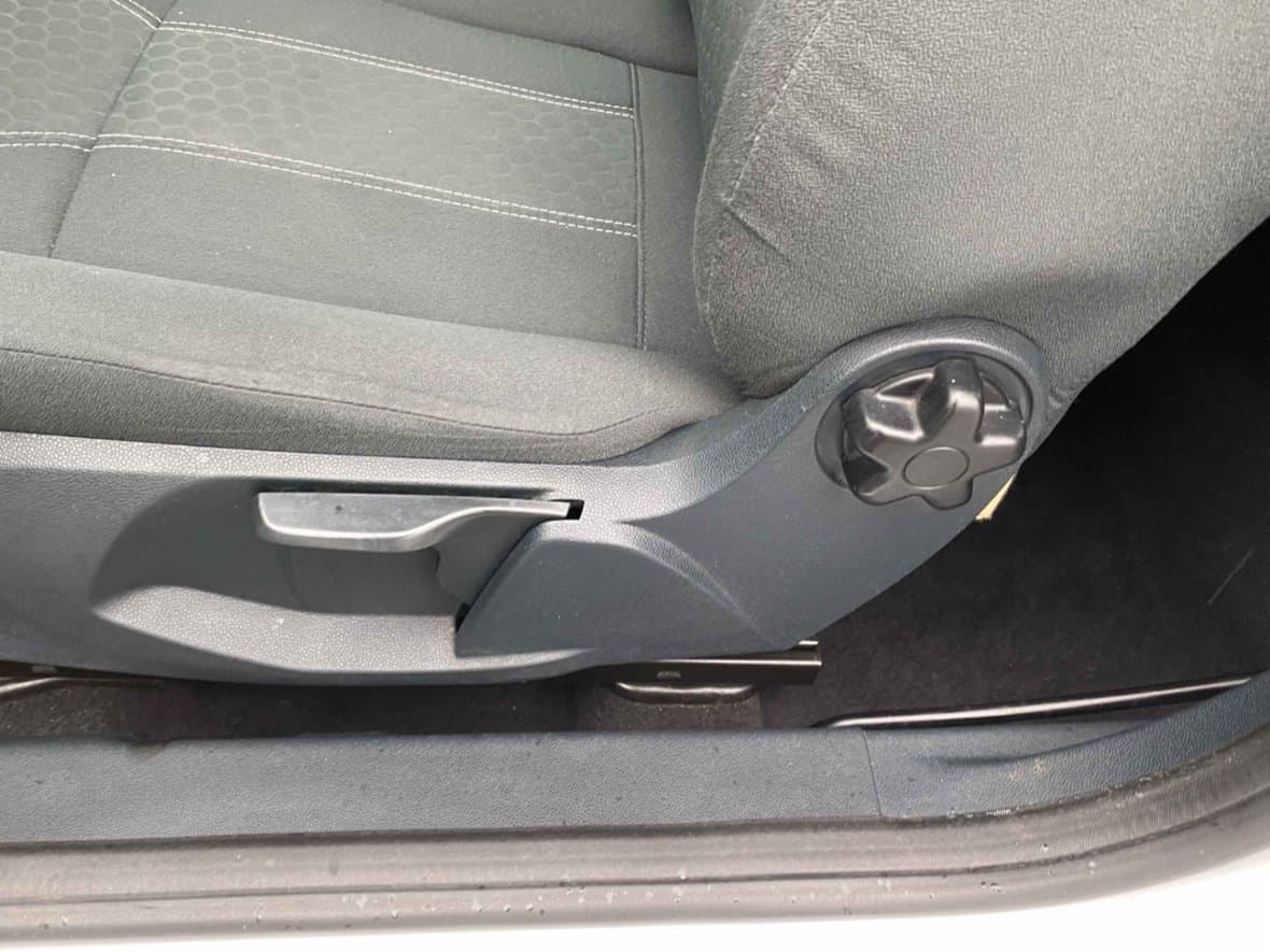 2011 Ford FIESTA - 25