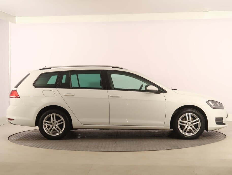2016 Volkswagen GOLF - 8