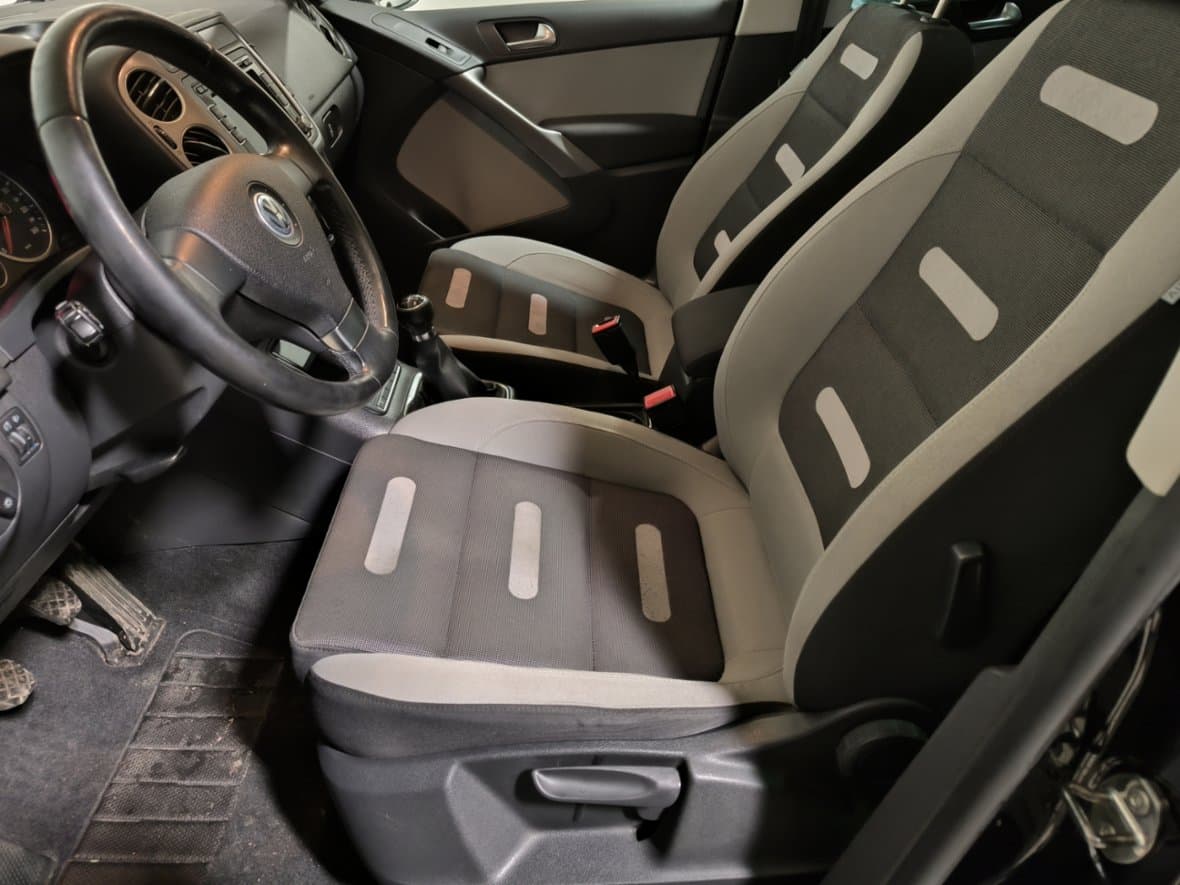 2009 Volkswagen TIGUAN - 9