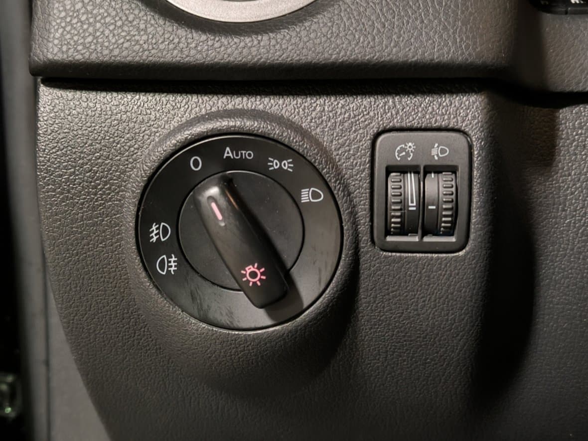 2009 Volkswagen TIGUAN - 16