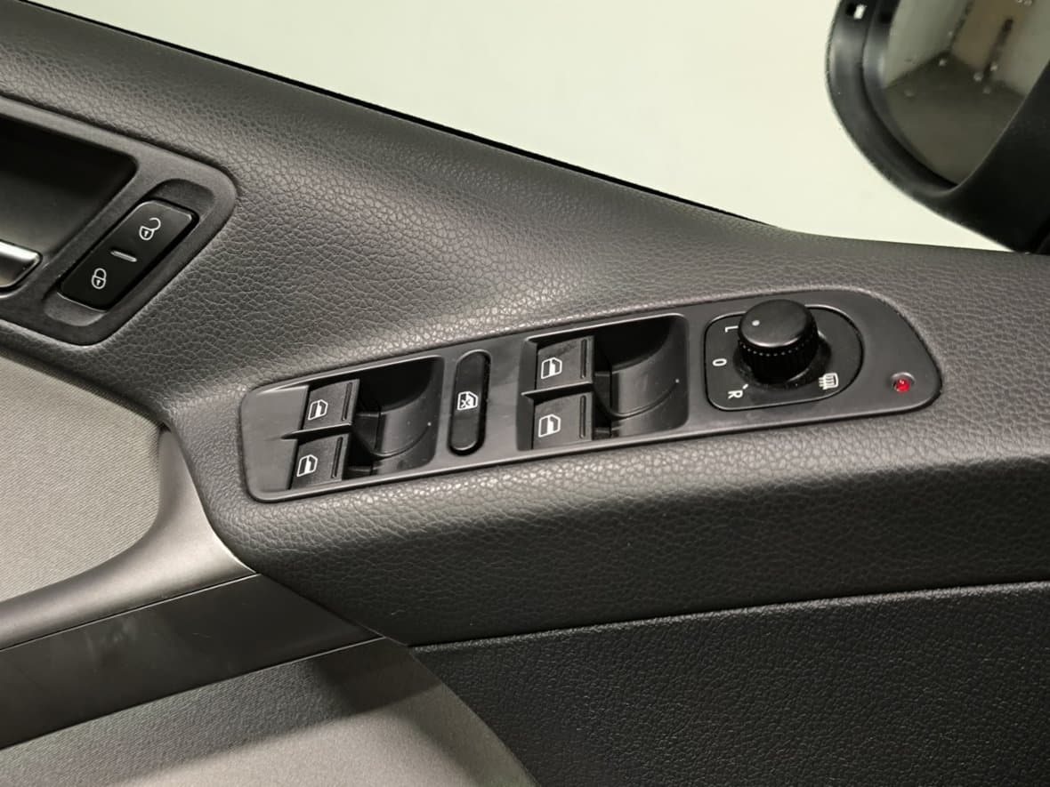 2009 Volkswagen TIGUAN - 17
