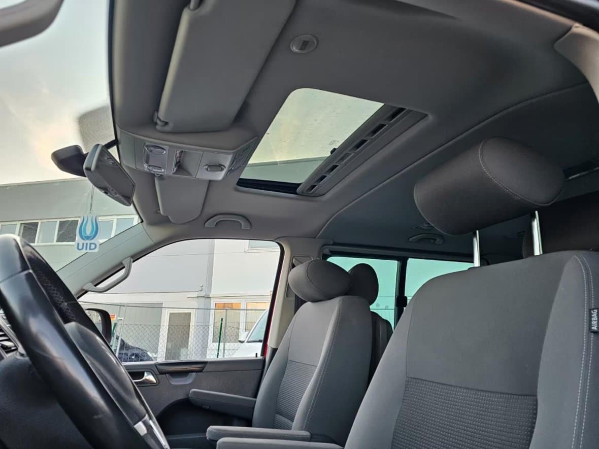 Volkswagen MULTIVAN - 5