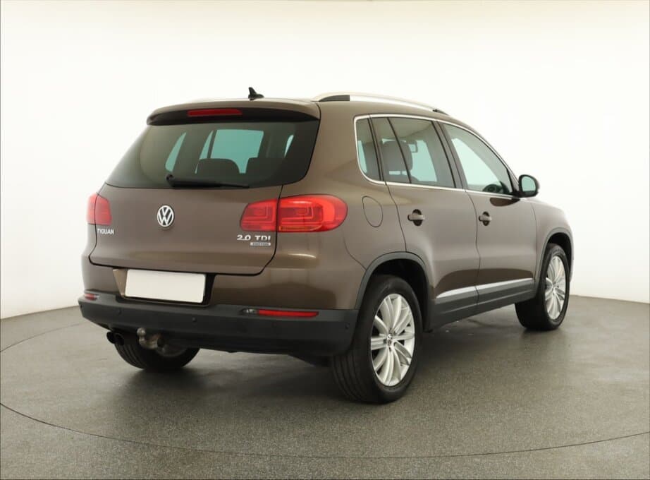2011 Volkswagen TIGUAN - 7