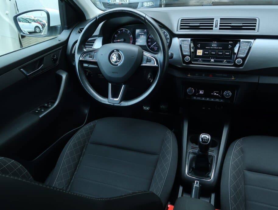 2017 Škoda FABIA - 9
