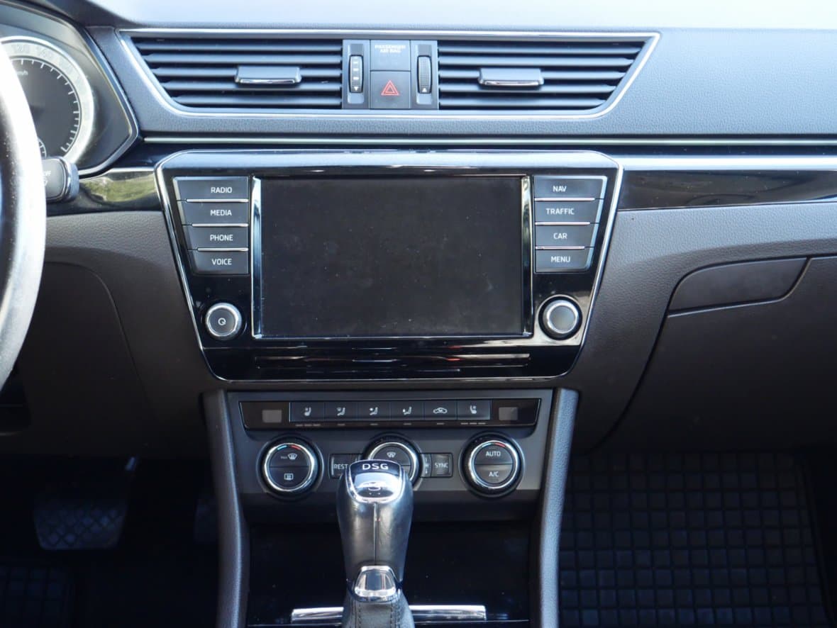 2015 Škoda SUPERB - 10