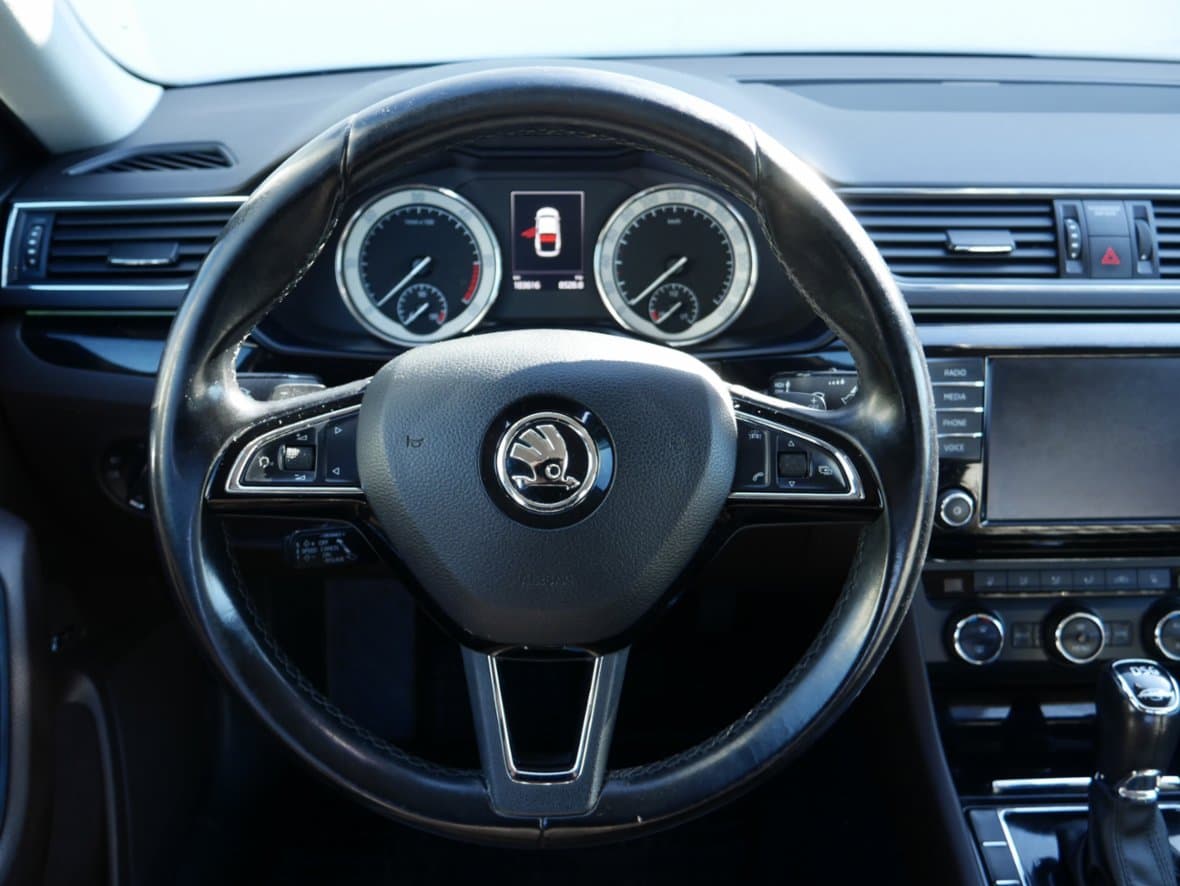 2015 Škoda SUPERB - 12