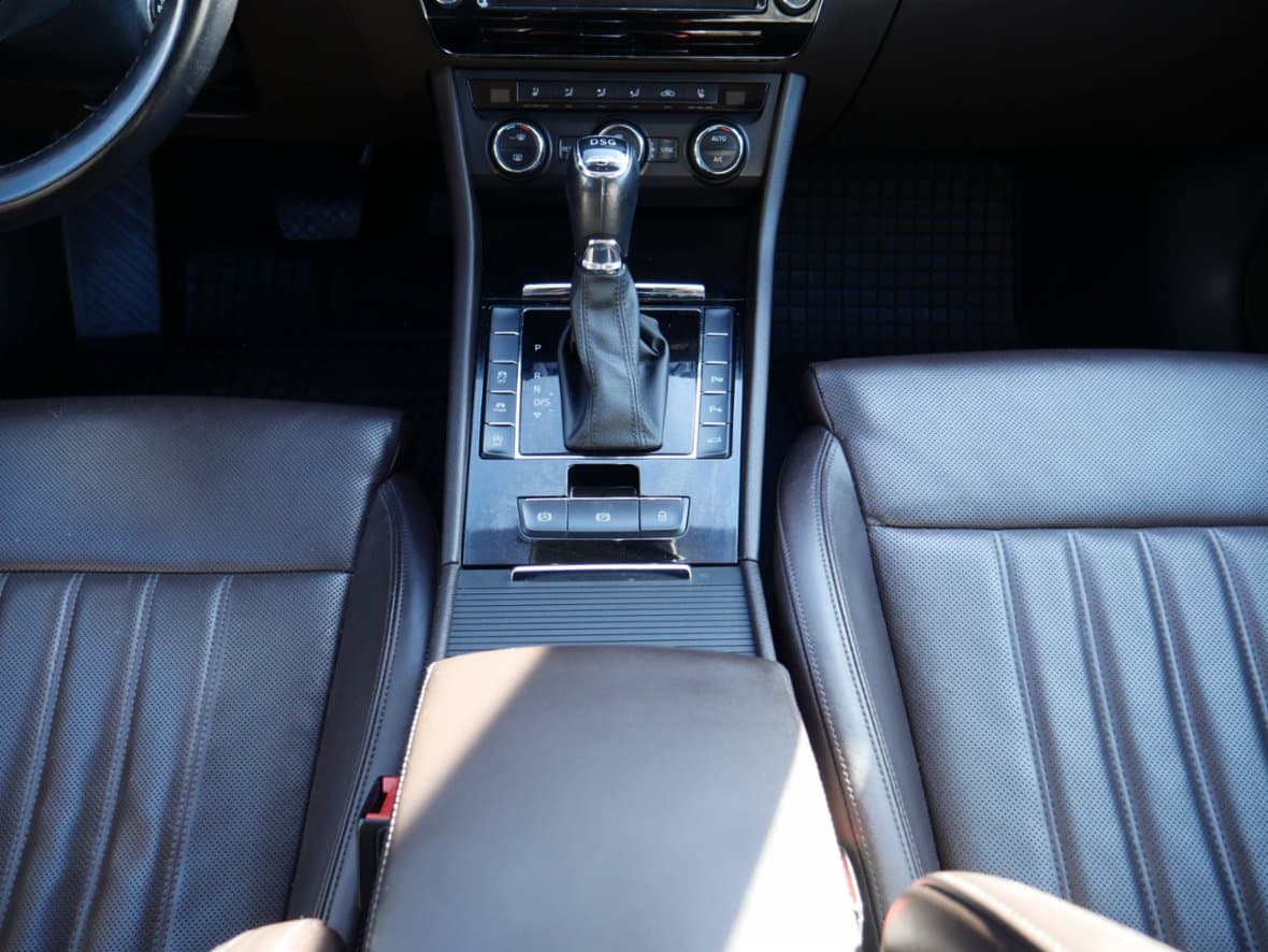 2015 Škoda SUPERB - 17