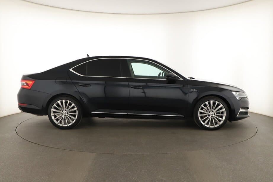 2019 Škoda SUPERB - 8