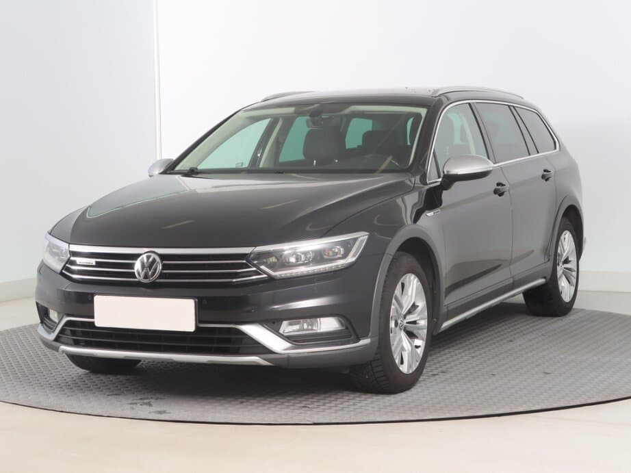 2018 Volkswagen PASSAT - 3