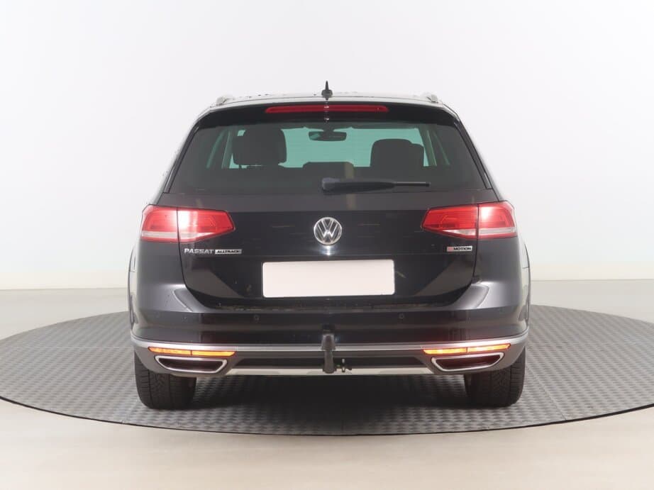 2018 Volkswagen PASSAT - 6