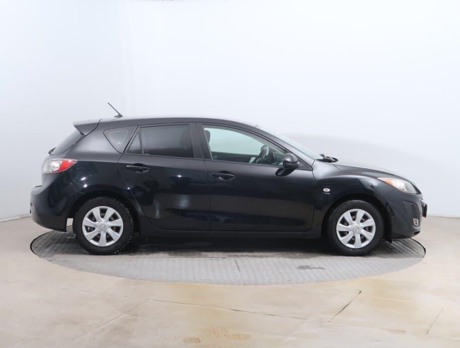 2011 Mazda 3 - 8